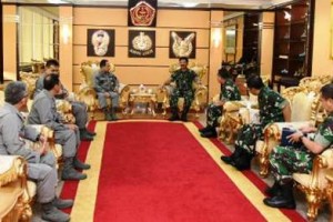 Kepala Bakamla RI saat menemui Panglima TNI